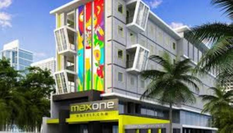 Maxonehotels.Com At Tidar Surabaya Exterior photo