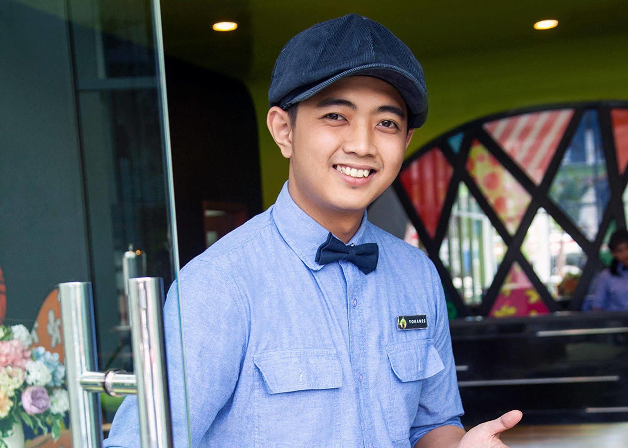 Maxonehotels.Com At Tidar Surabaya Exterior photo