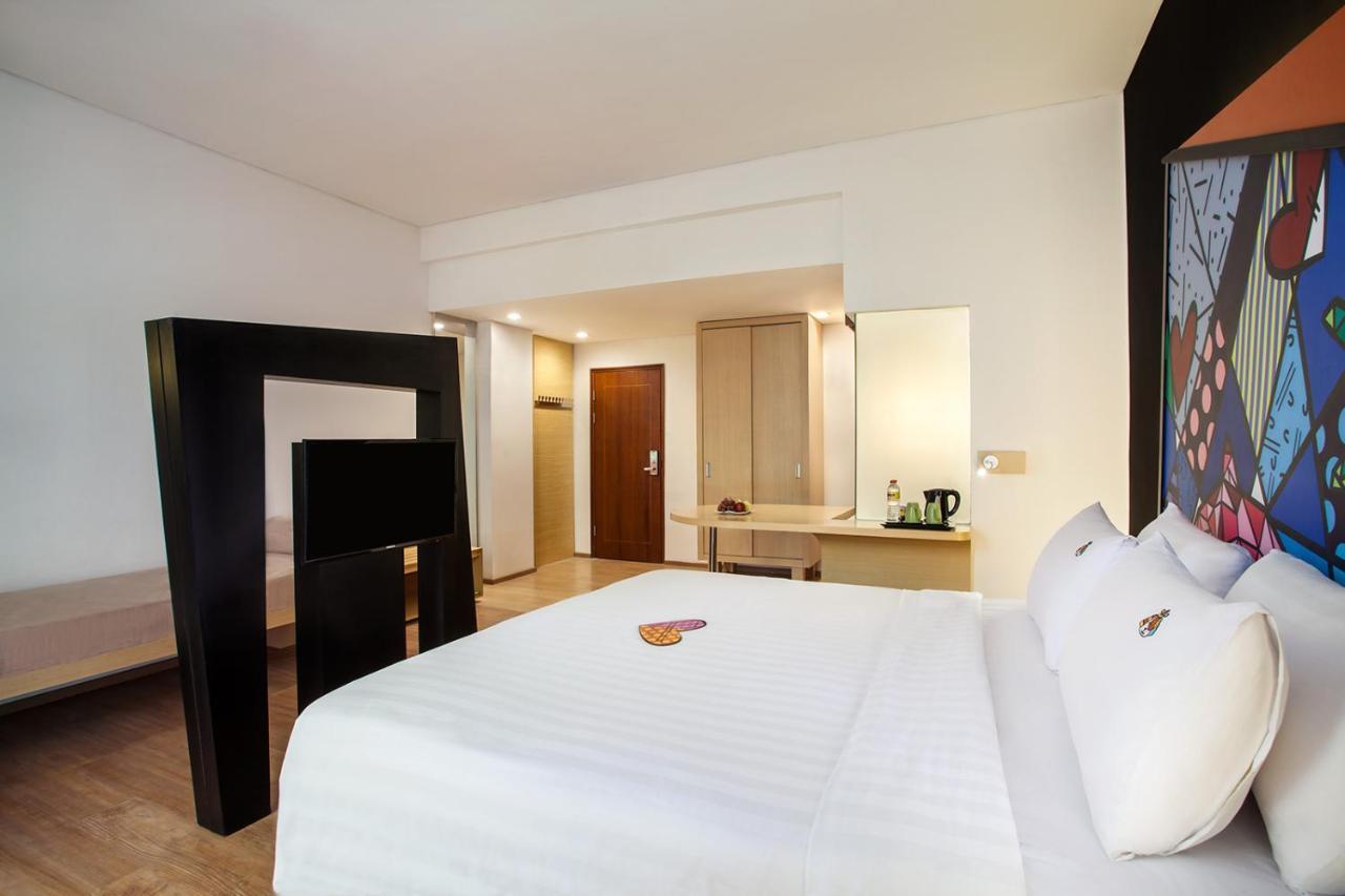 Maxonehotels.Com At Tidar Surabaya Exterior photo