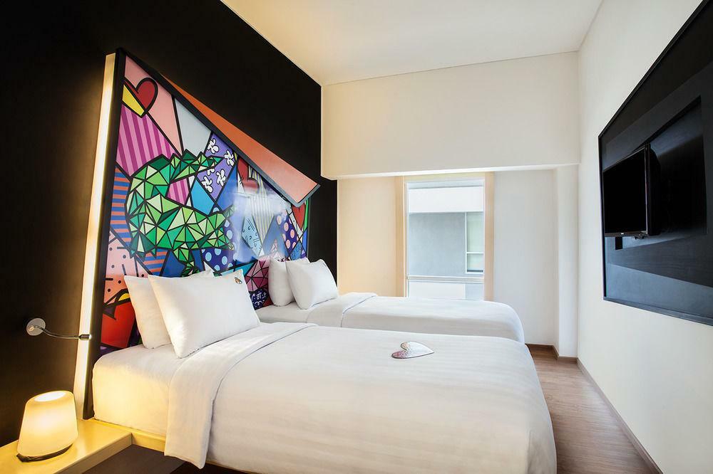 Maxonehotels.Com At Tidar Surabaya Exterior photo